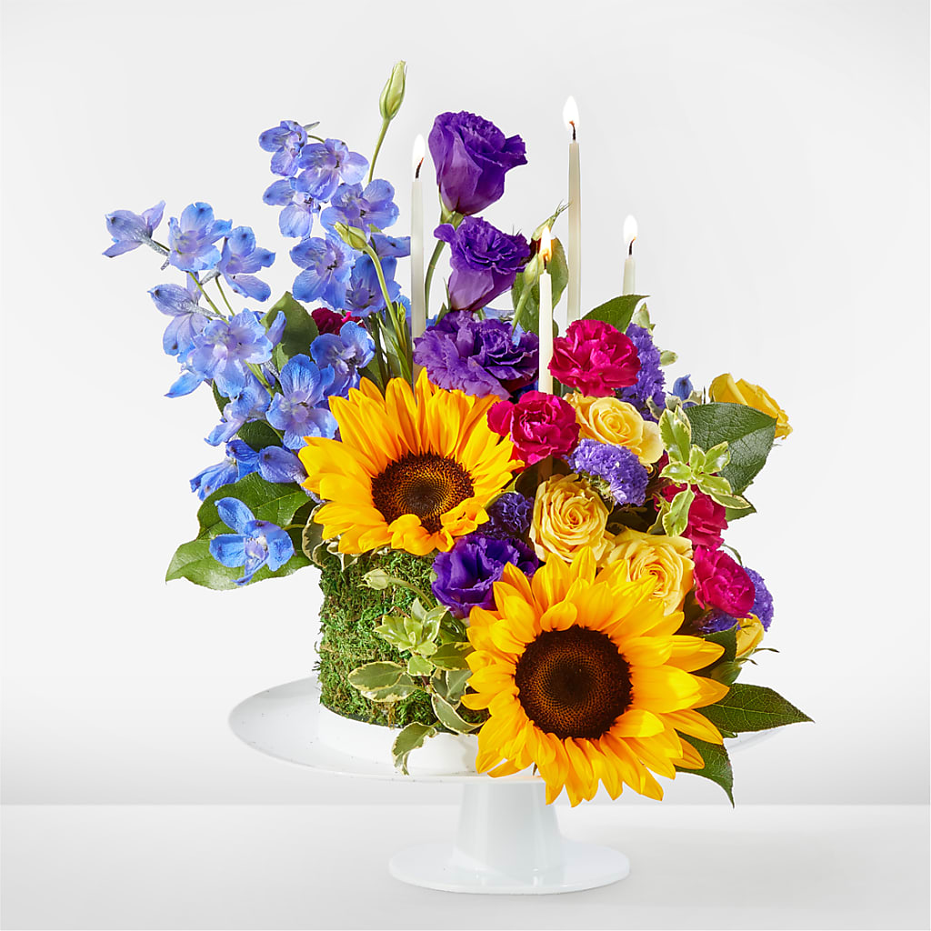 Star of the Day Floral Cake – PETAL & VINE DESIGN INC, Portage IN