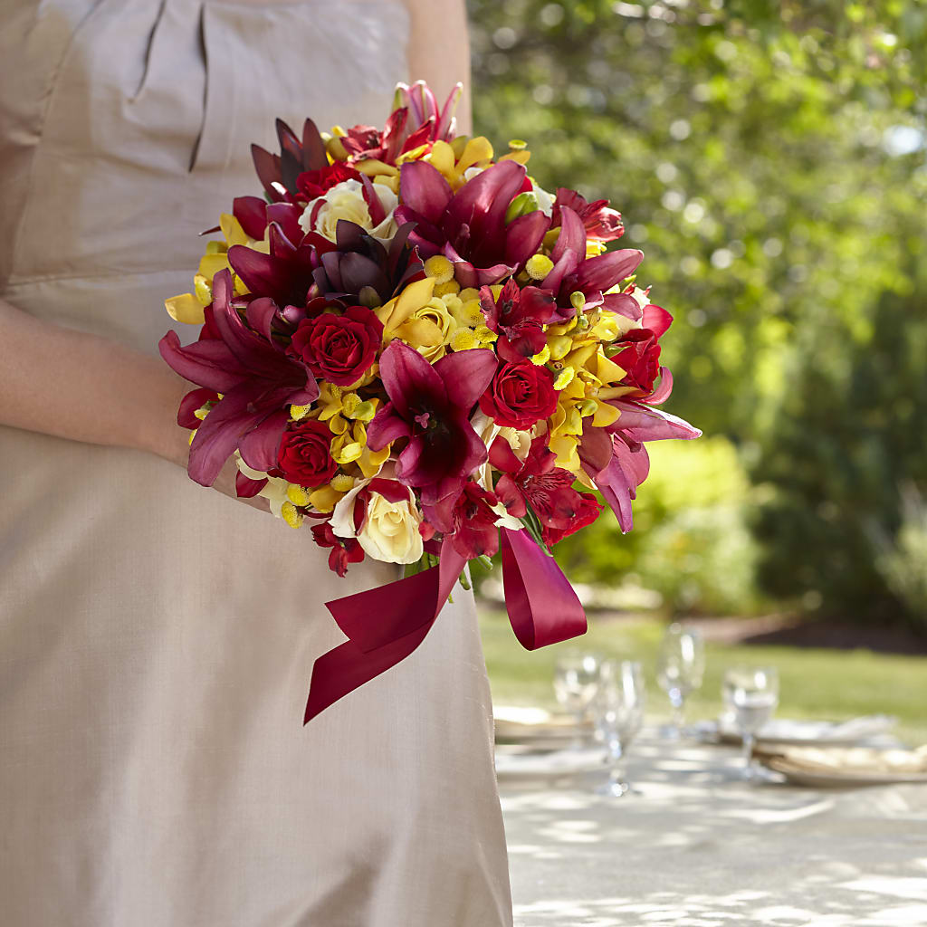 Sunningdale Bouquet – PETAL & VINE DESIGN INC, Portage IN