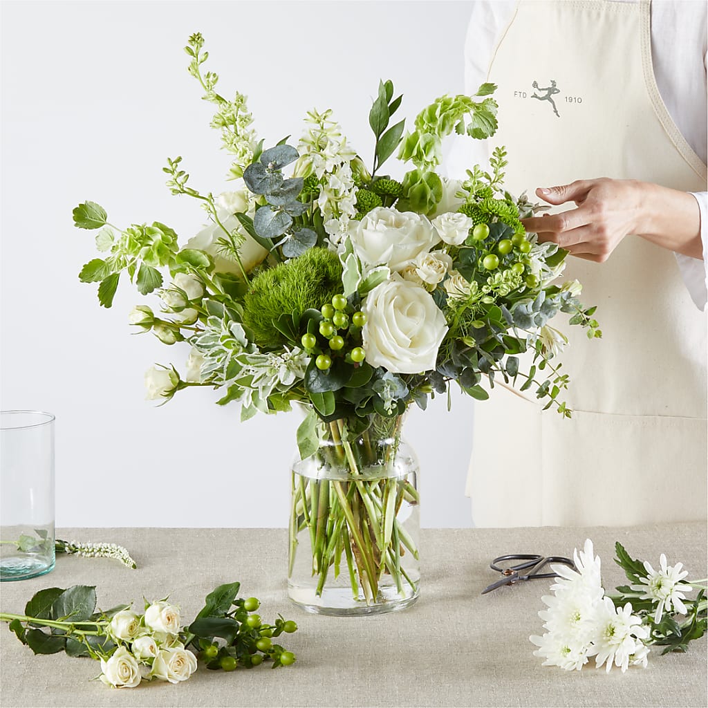 Irish Garden - A Florist Original – PETAL & VINE DESIGN INC, Portage IN