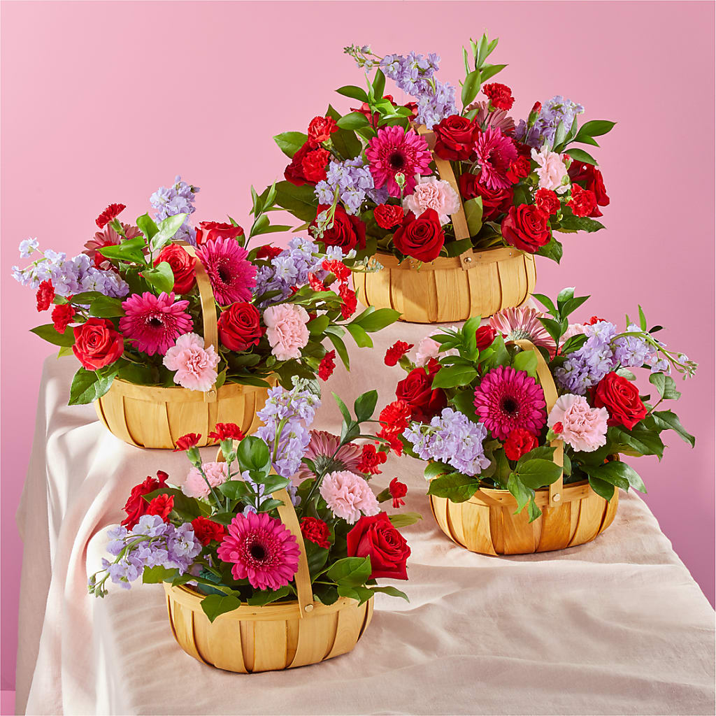 Pink Picnic Basket – PETAL & VINE DESIGN INC, Portage IN
